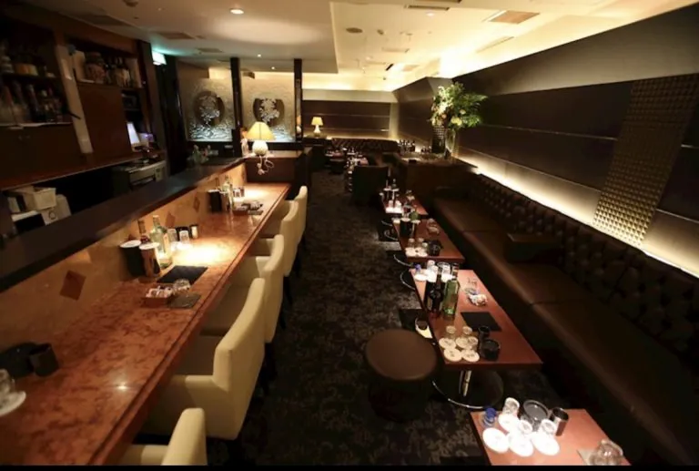蘭〇（ランマル）の店内