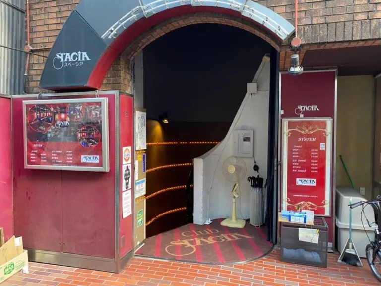 スペーシアの店内