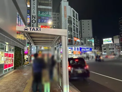 新小岩　シェリスへの道順 2／8：駅を背にして左手に進みます。