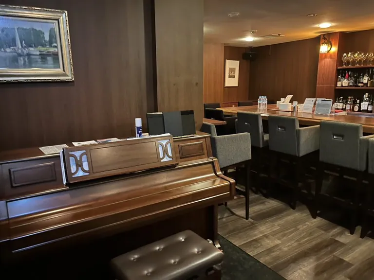 ダイニングバーJの店内