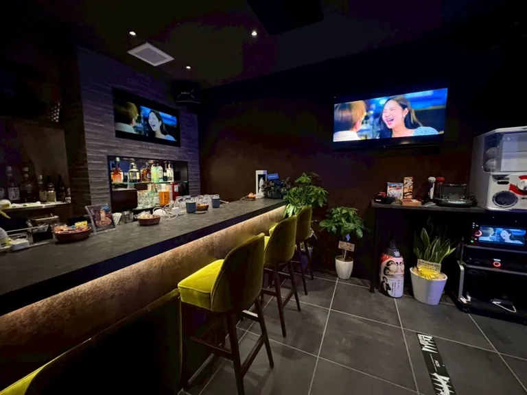 バッドガールズ（Campus Cafe BADD GIRLS 銀座店）の店内