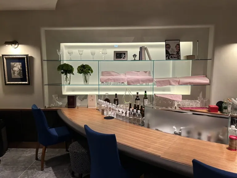 メゾンドエムの店内