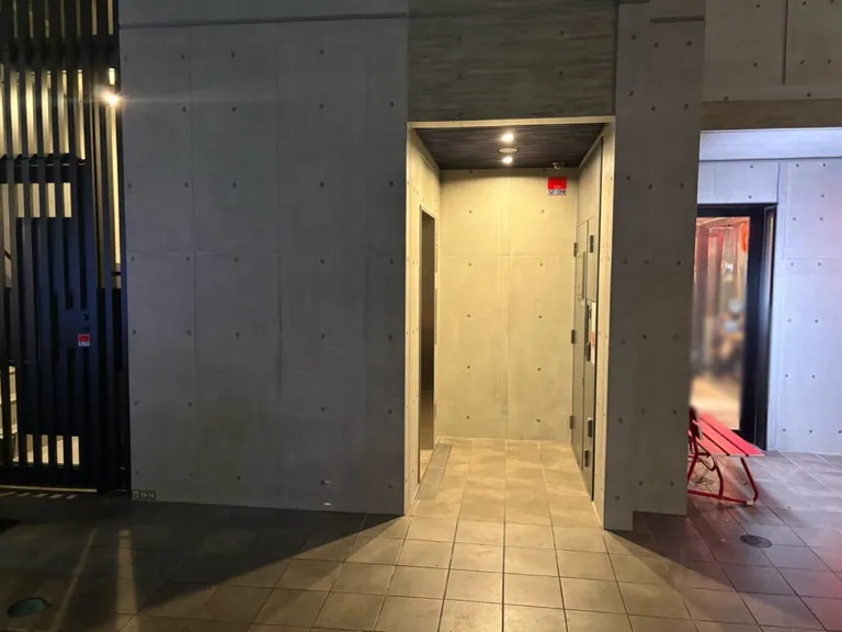 カリスの店内