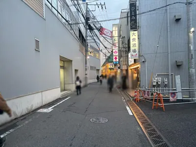 エムへの道順 10／14：直進します。