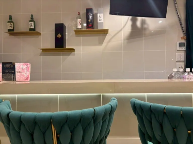 37℃ (サンジュウナナドシー)の店内