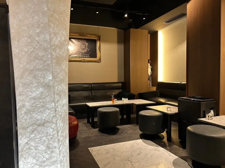 アムールの店内