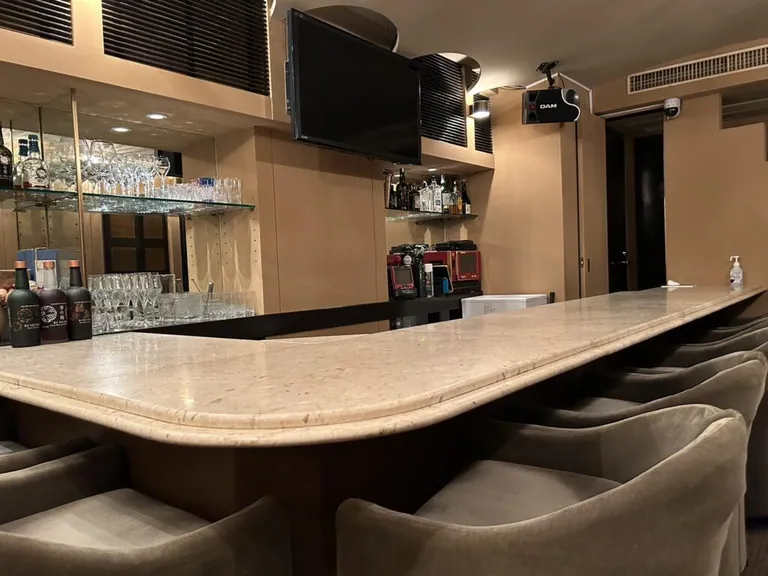 アナザームーンの店内