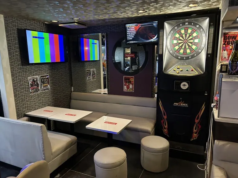 バズール （Girl’s bar lounge BZUL）の店内