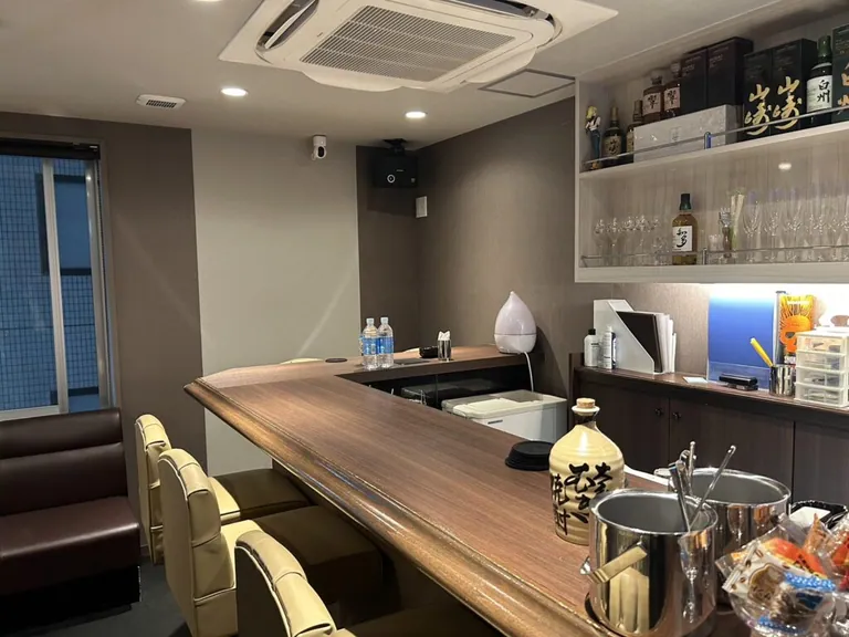 ラウンジの店内