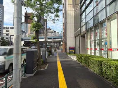 サンセット並木通り店 （ SUNSET 並木通り店）への道順 2／10：道路を左手に直進します。