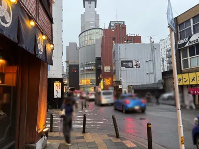 セバスチャンへの道順 12／16：左手三つ目の路地も越えて直進をします。