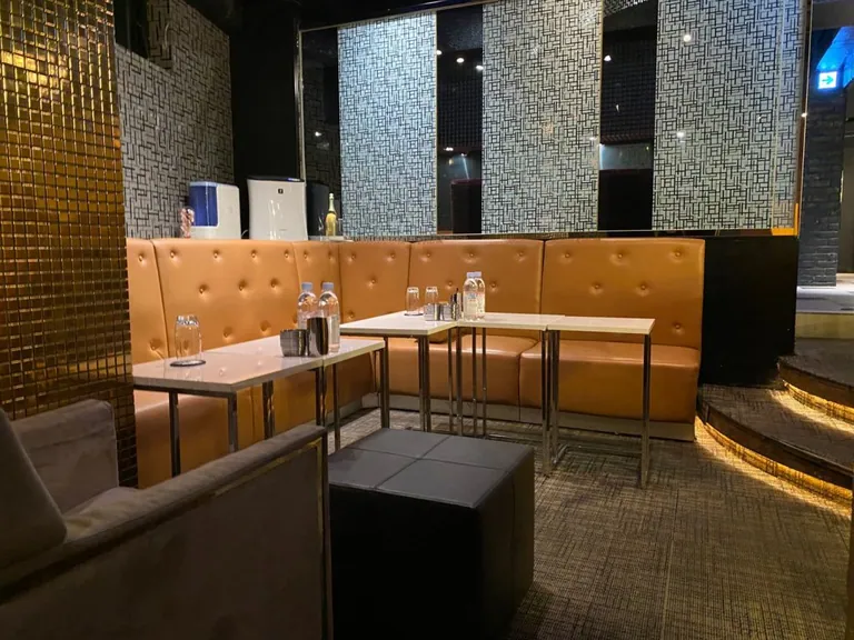三鷹 アークの店内