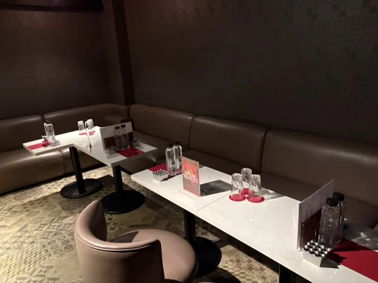 シャンクスの店内