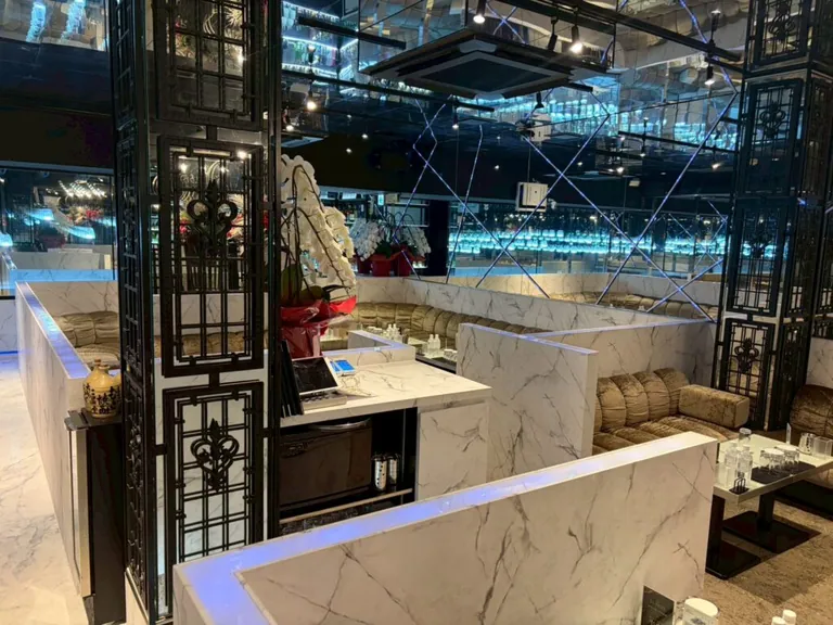 リアリスの店内