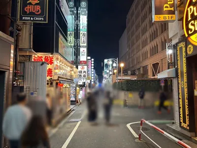 ラメンバーへの道順 8／11：突き当たるまで直進します。