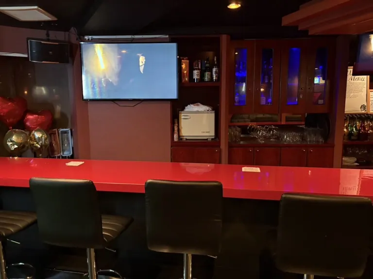 西日暮里 アンビシャスの店内