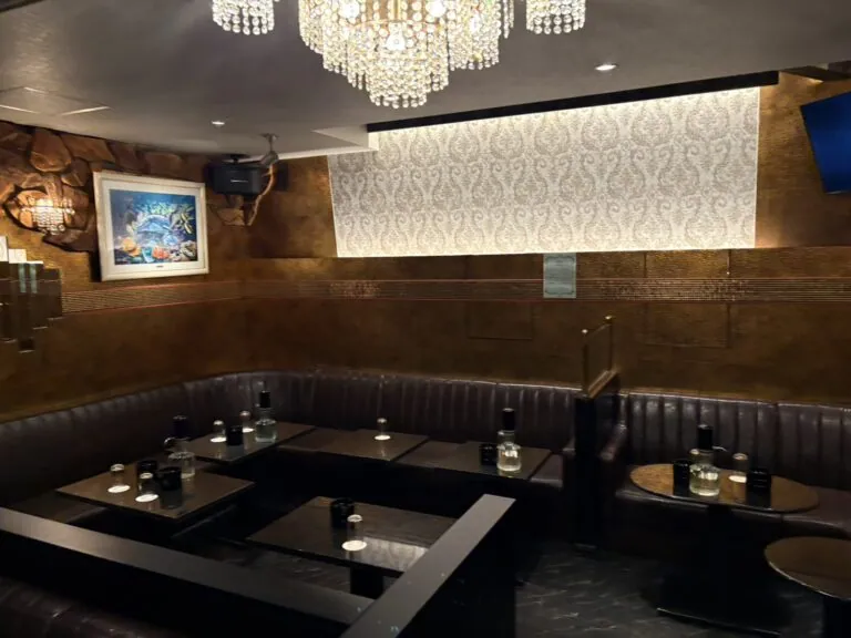 帝ノイ （ミカドノイ）の店内