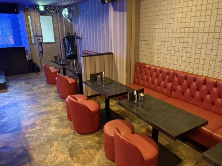 イーストブルーの店内