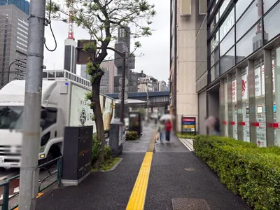 宝泉 （ホウセン）への道順 2／11：道路を左手に直進します。