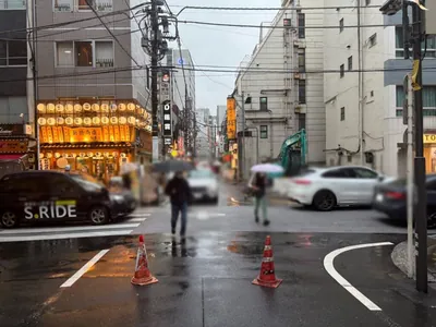 グレーシーへの道順 6／11：二つ目の十字路を直進します。