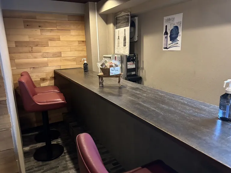 烏森 ワイナリーの店内