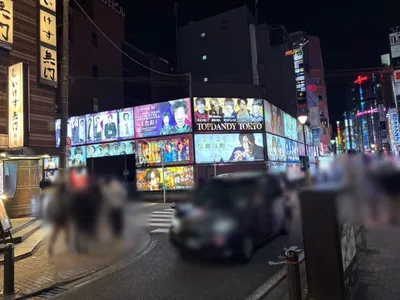 ビーブルカフェへの道順 10／12：左手の一つ目の路地を左折します。