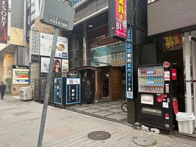 ハーレムへの道順 15／15：左折後、少し進むと右手に千葉ハーレムが入る「千葉中央ビル」があります。