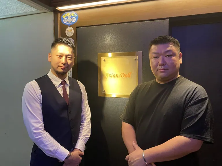 アジアンドールの店内