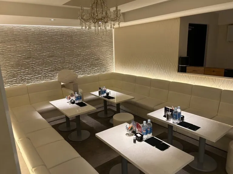 桐島 （キリシマ）の店内