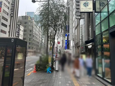 ブルークレールへの道順 5／6：直進します。