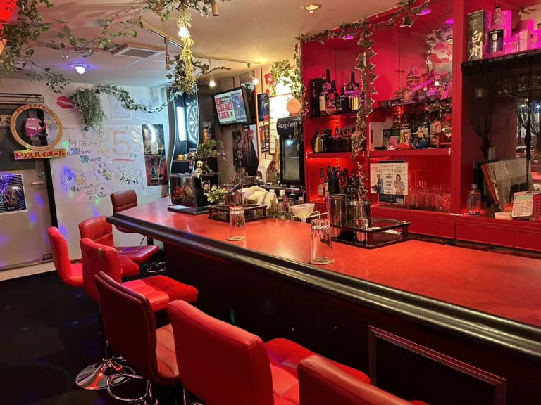 イーネー （girls cafe bar E～ねぇ）の店内