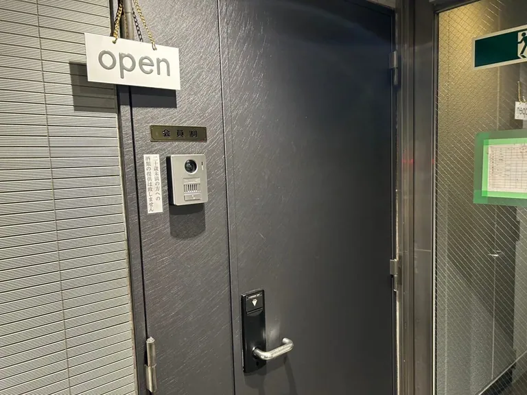 アムールの店内