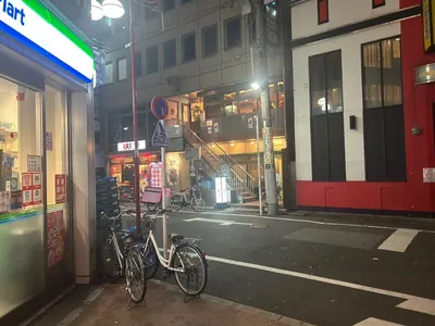 ブラッキーへの道順 4／5：二つ目の横断歩道を左折します。