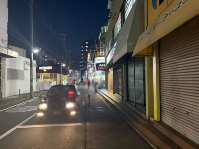 ルパン乃小屋 （ルパンノコヤ）への道順 6／10：直進します。
