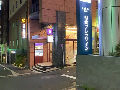 フェリークへの道順 4／6：二つ目の路地を右折します。