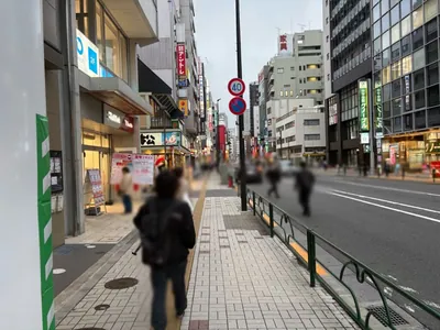 練馬　ルシアへの道順 3／7：横断歩道を渡ったら右折します。