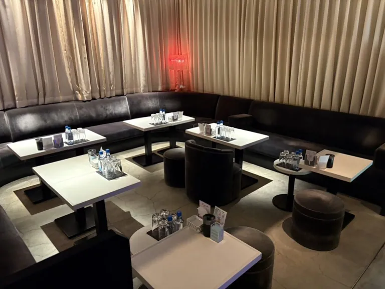 川口 レジェの店内