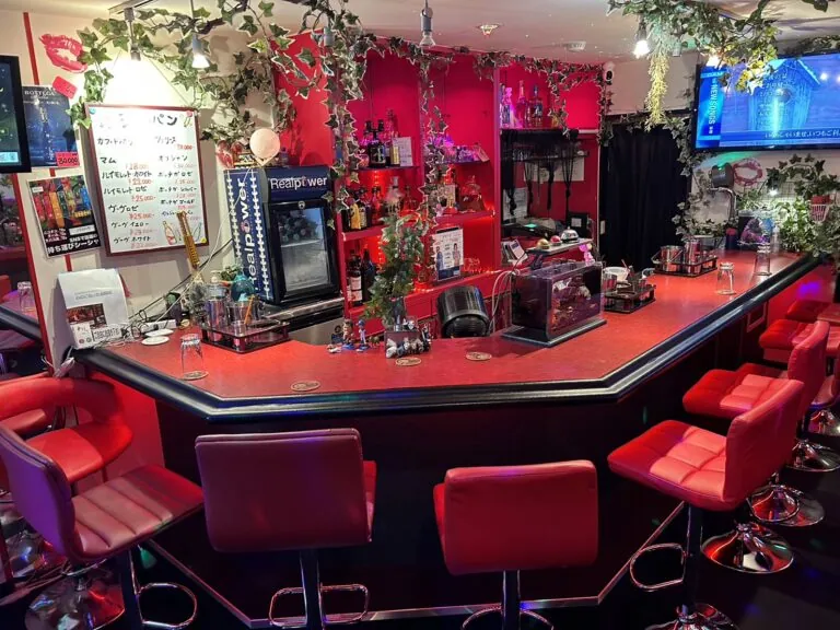 イーネー （girls cafe bar E～ねぇ）の店内