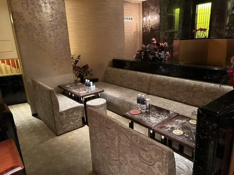 金銀彩 （キンギンサイ）の店内