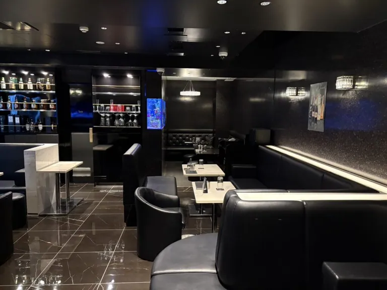 アールクラブの店内