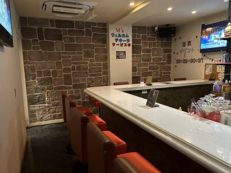 エムズ （Girl’s Bar M’s）の店内