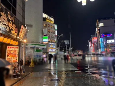リップルへの道順 4／7：左手の二つ目の路地を左折して「仲町通り」に入ります。
