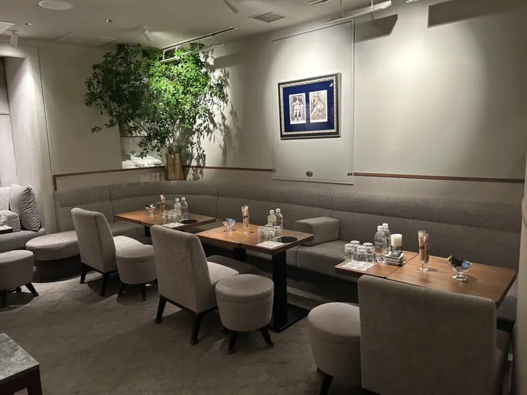 メゾンドエムの店内