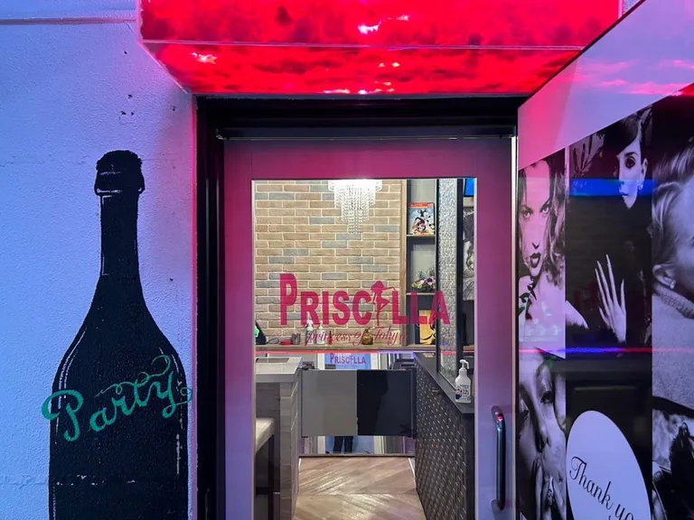プリシラの店内