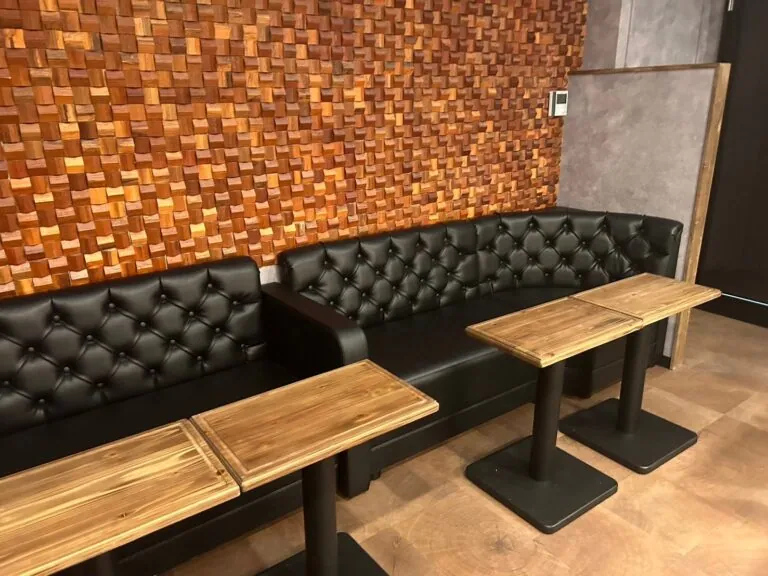 クイーンウエストの店内