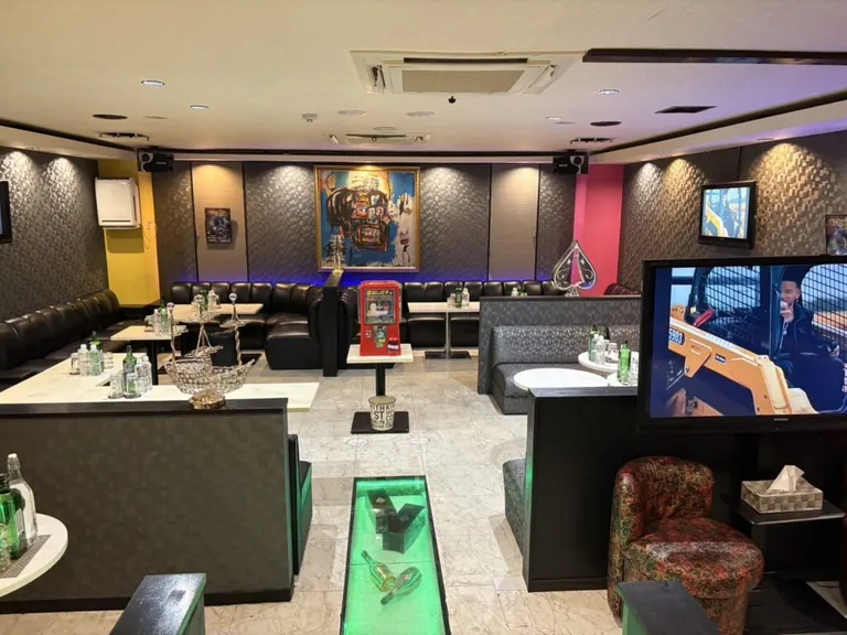 バスキアの店内