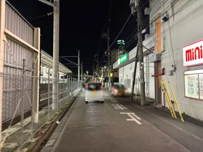 蕨　エースへの道順 4／7：直進します。