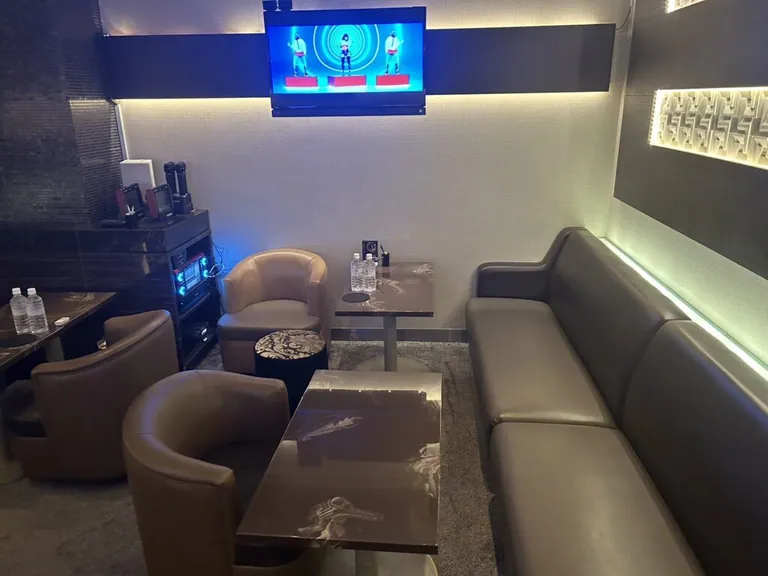 奏 (カナデ)の店内