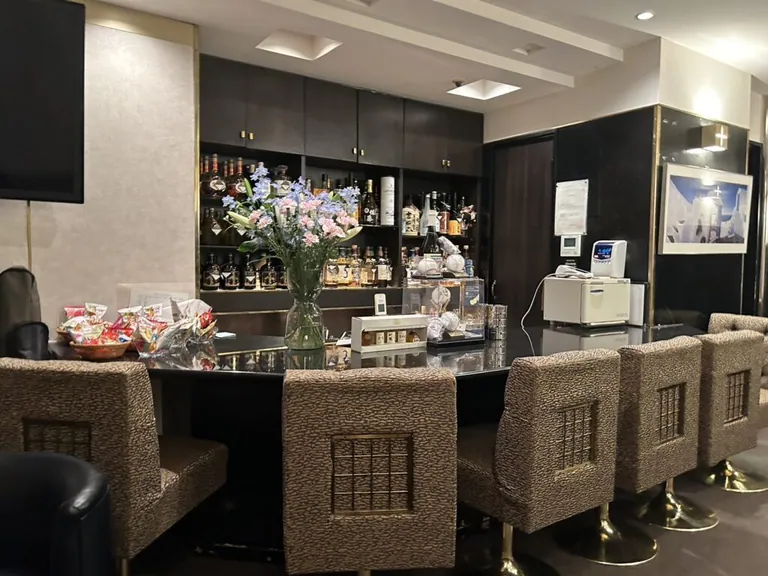 夕やけ小やけの店内