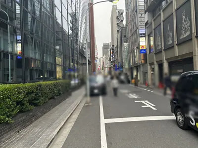 ジュジュへの道順 7／10：左折をしたら直進します。